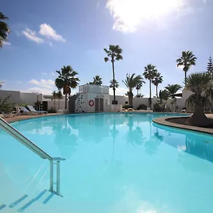 Casa De Mas En Playa Bastian Costa Teguise